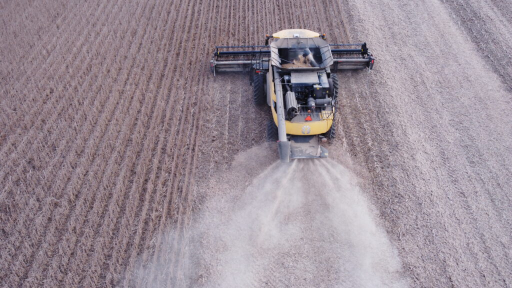 Ensure even and uniform distribution of soybean residue where the spread equals the header width.